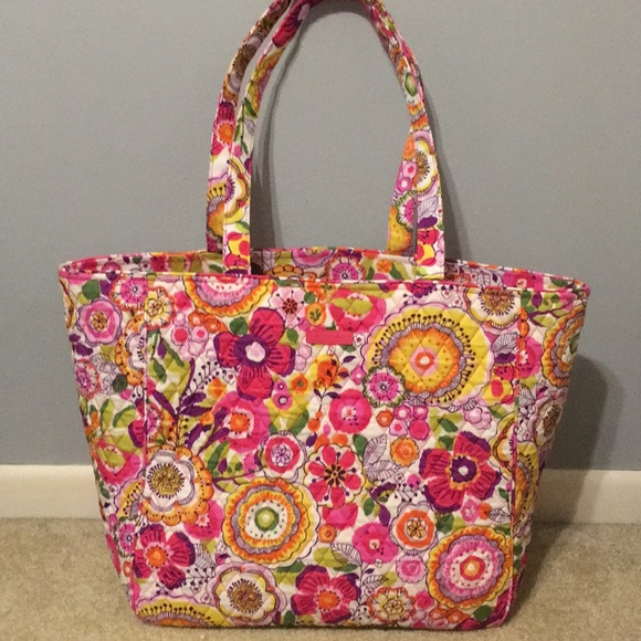 Vera Bradley Handbags - Vera Bradley Grand Tote 2.0
